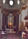 Pohľad na interiér bazilky minor v Šaštíne - oltár s milostivou sochou Panny Márie Sedembolestnej...